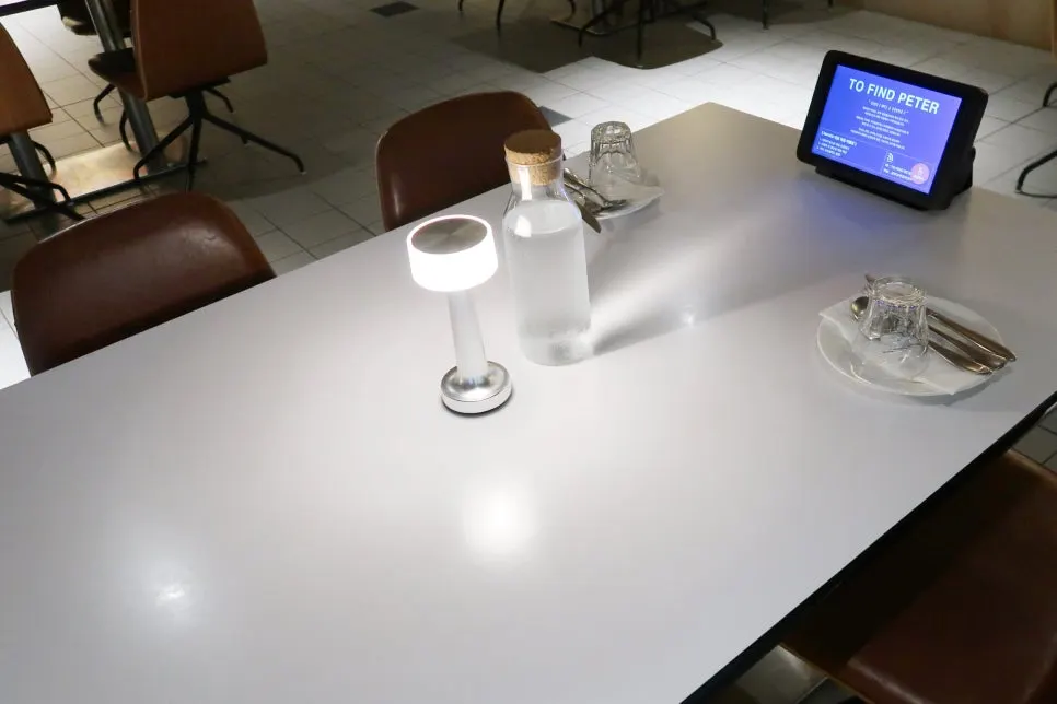 Tablet ordering device and basic table setting