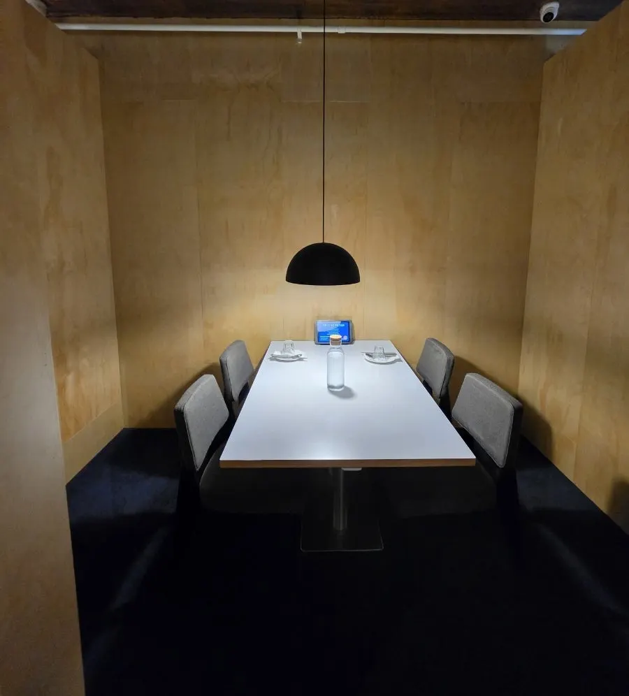 Separated room-style table area