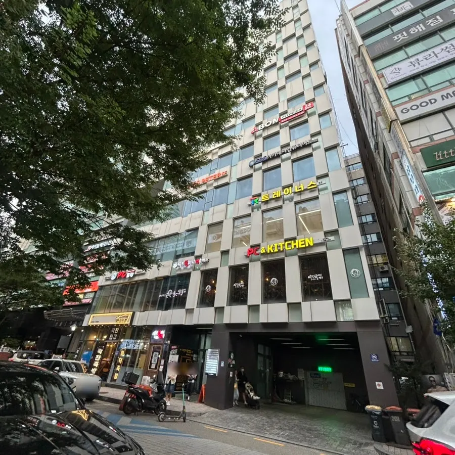 범계역 로데오거리 파크에비뉴엘 건물 외관