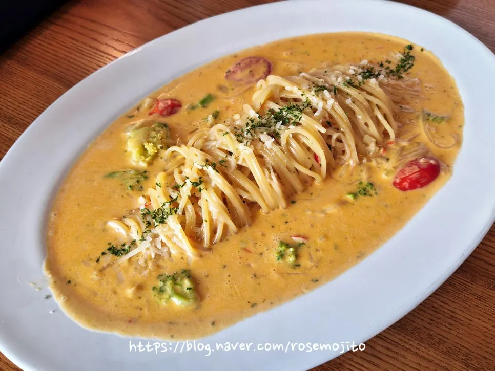 A plate of Two Find Peter's spicy crebbi pasta