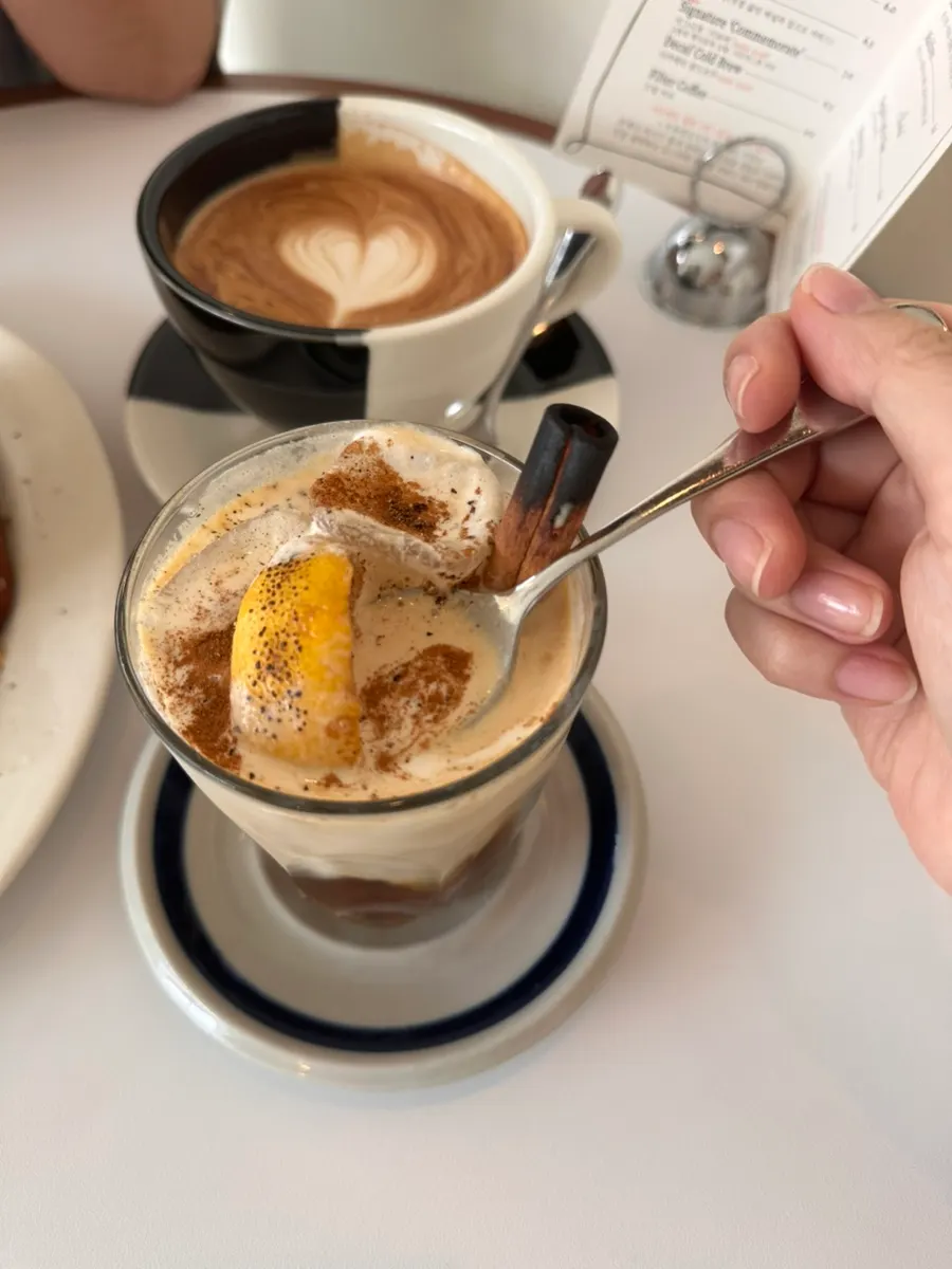 Signature coffee Girimyeo topped with cream