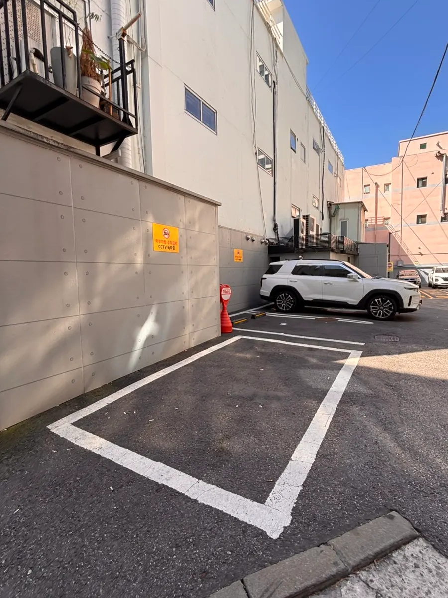 Exterior of the building housing U&E Studio Seongsu