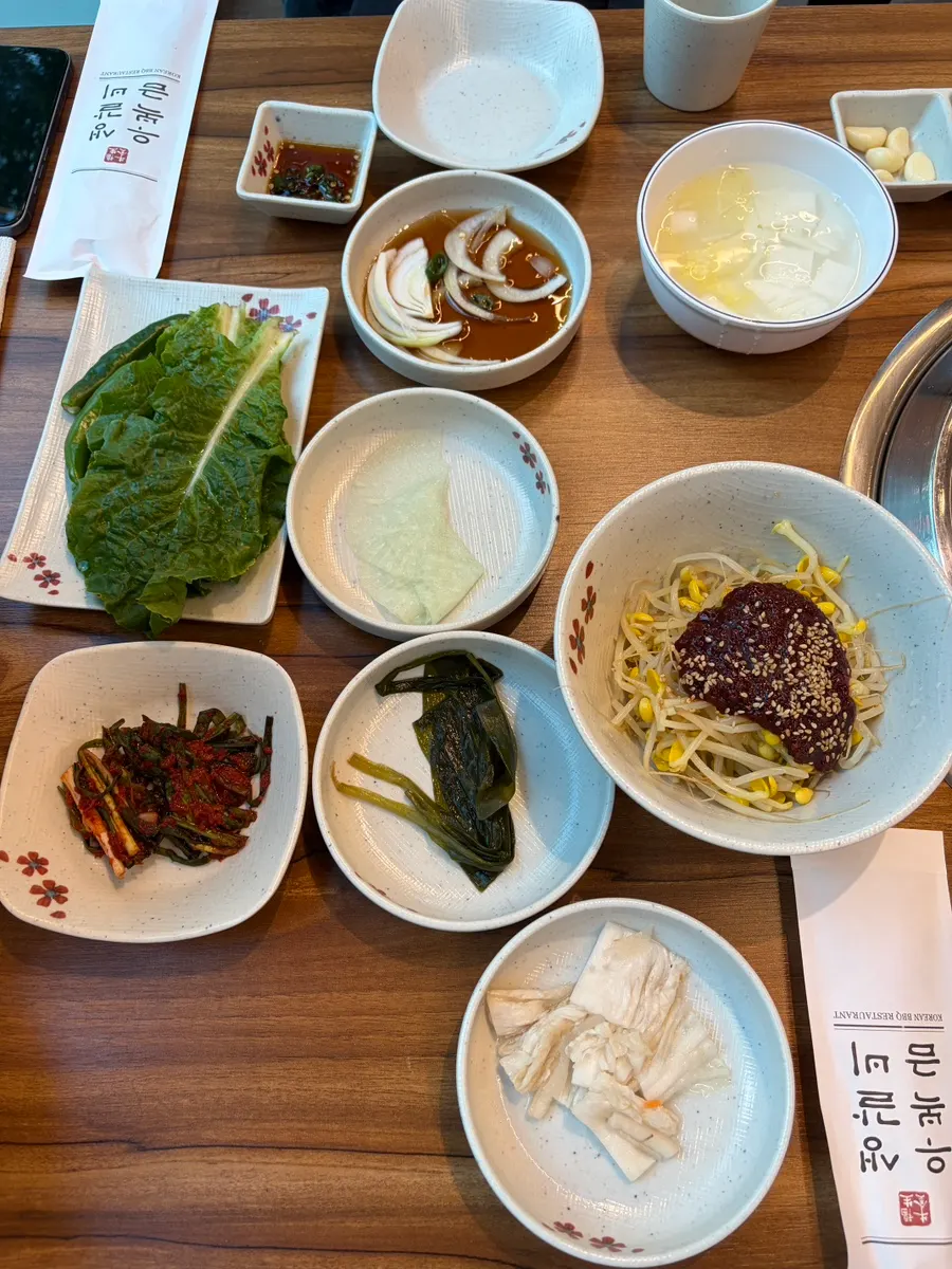 Table set with one plate (500g) of Ubookgeum raw short ribs