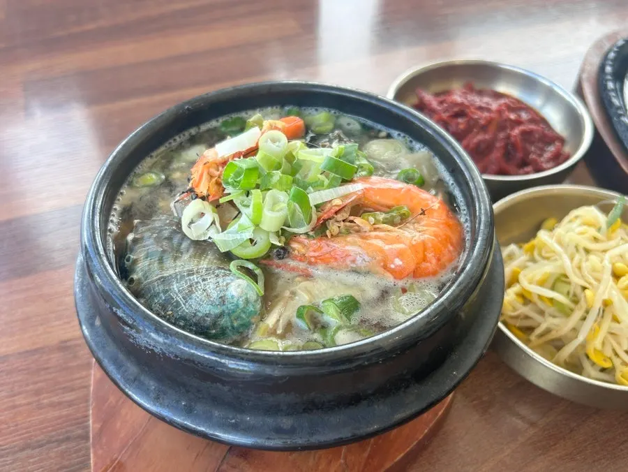 전복밥 위 쫄깃한 전복 살