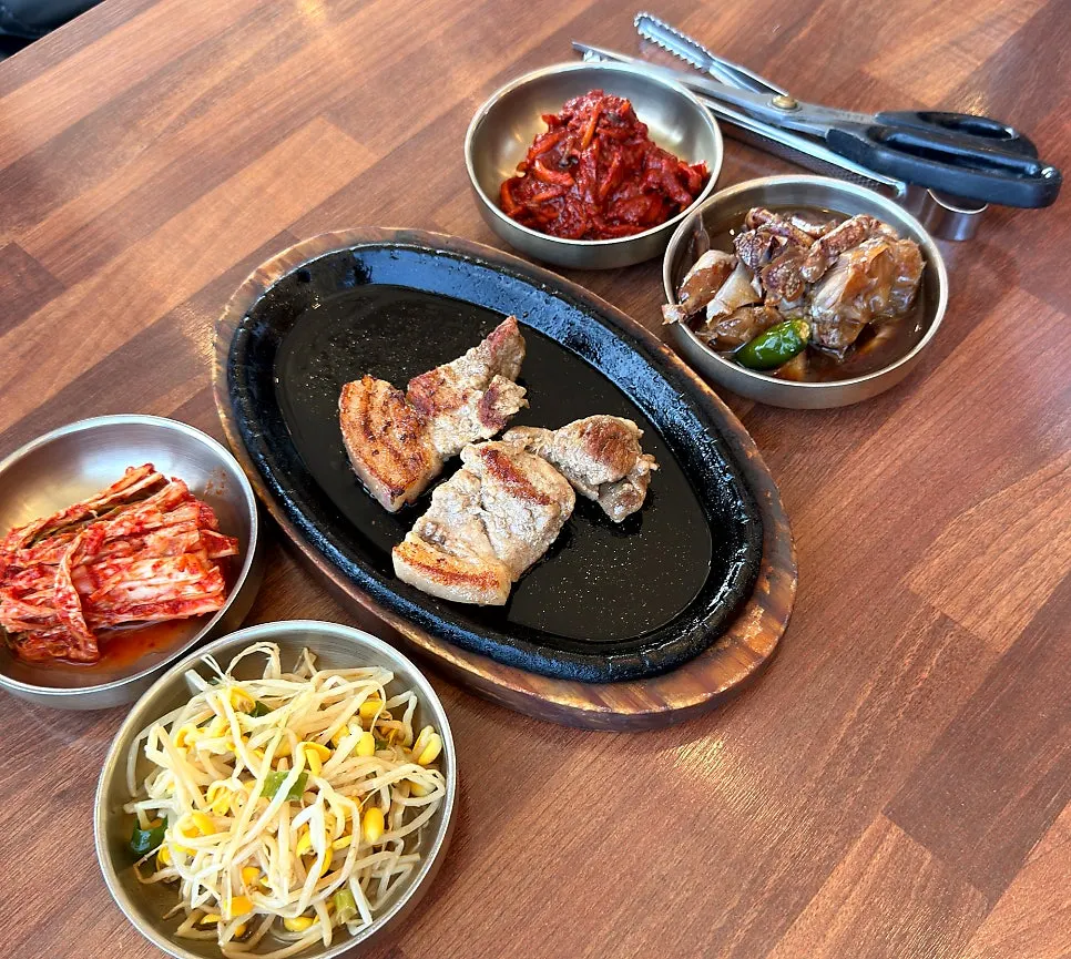 Side dishes laid out before the meal