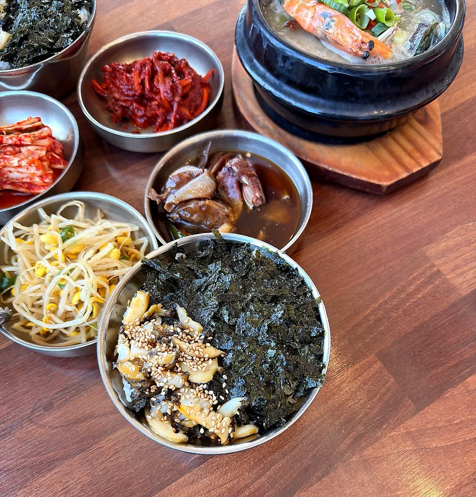 Soy-marinated crab and geu-jeotgal side dishes