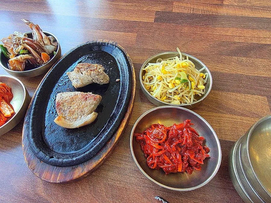 흑돼지고기산적과 게우젓갈