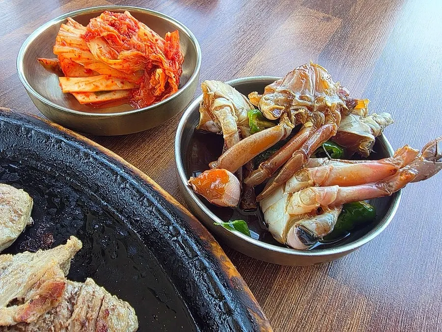 전복물회와 전복밥 상차림