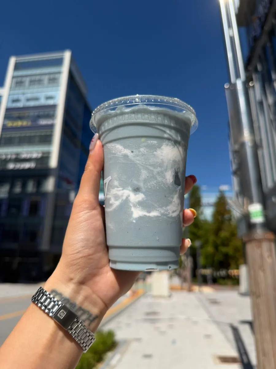 Blue Stress Down smoothie under a clear sky