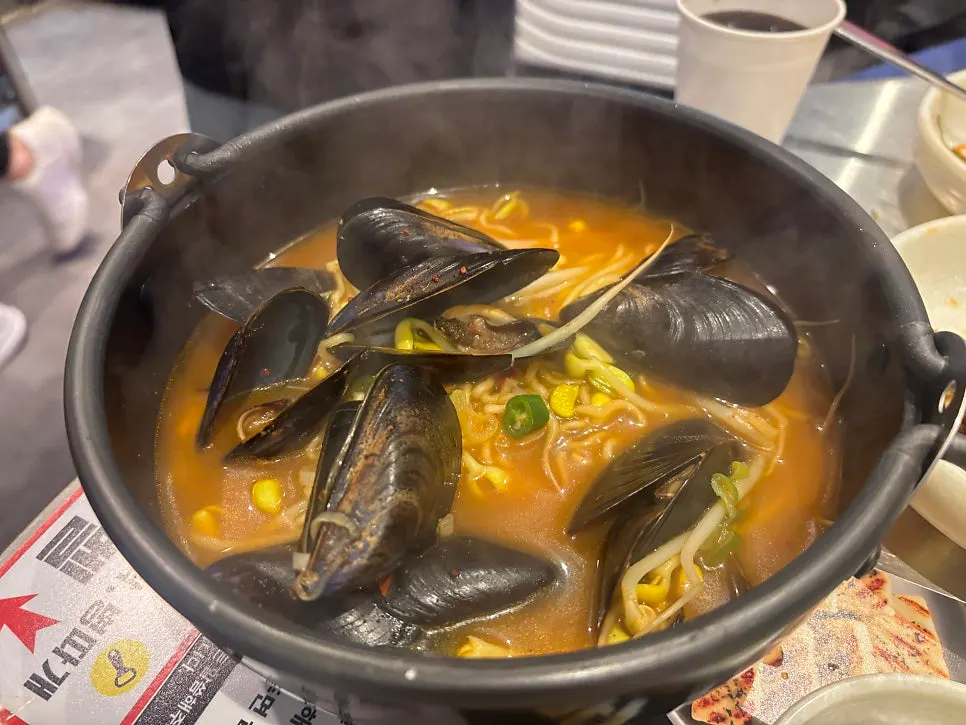 Ugojip's Hong Kong ramyeon piled high with mussels