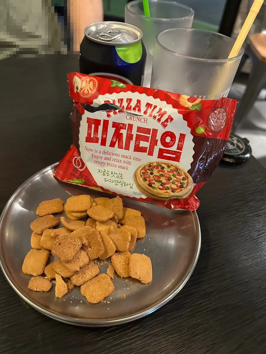 어피자 매장 내부 인테리어