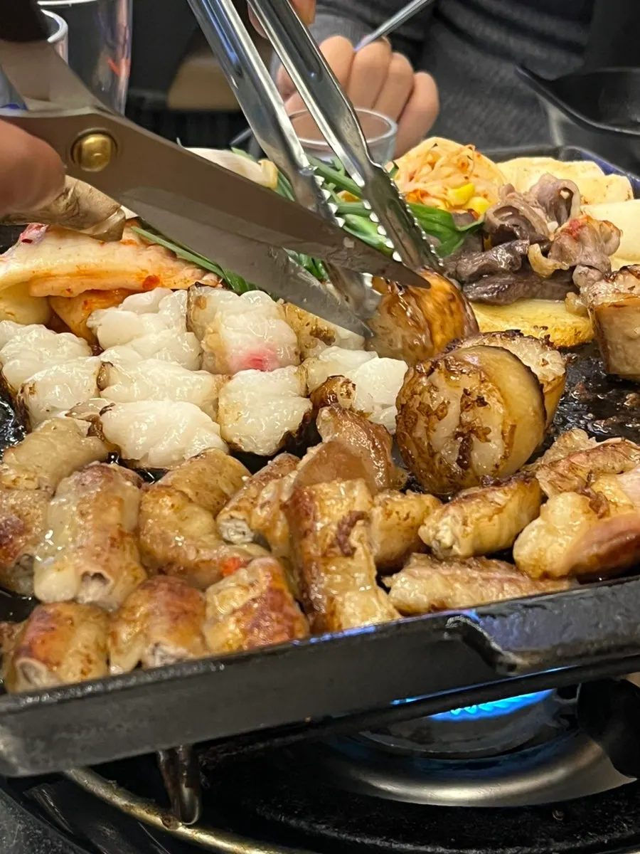 Makchang dipped in soy sauce