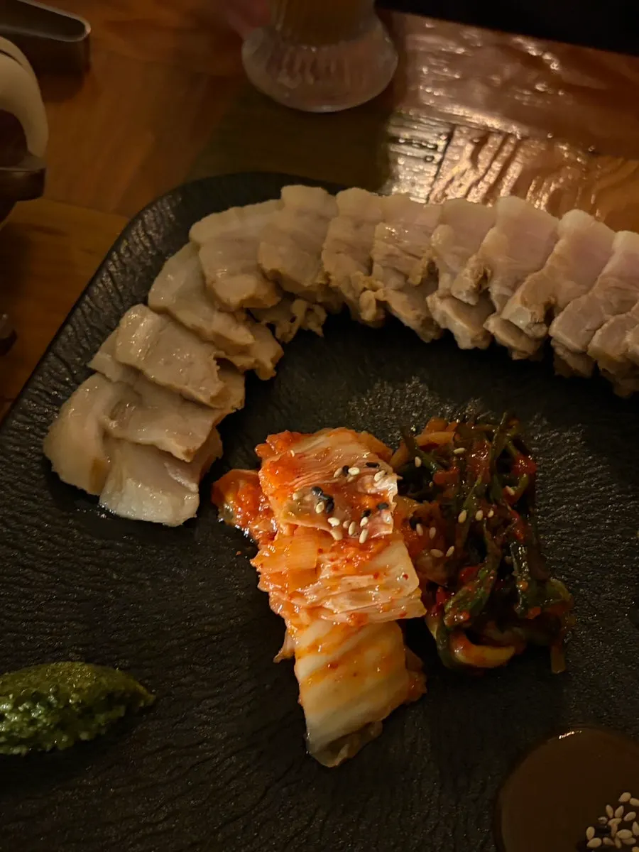 토메이로 면을 덜어낸 접시