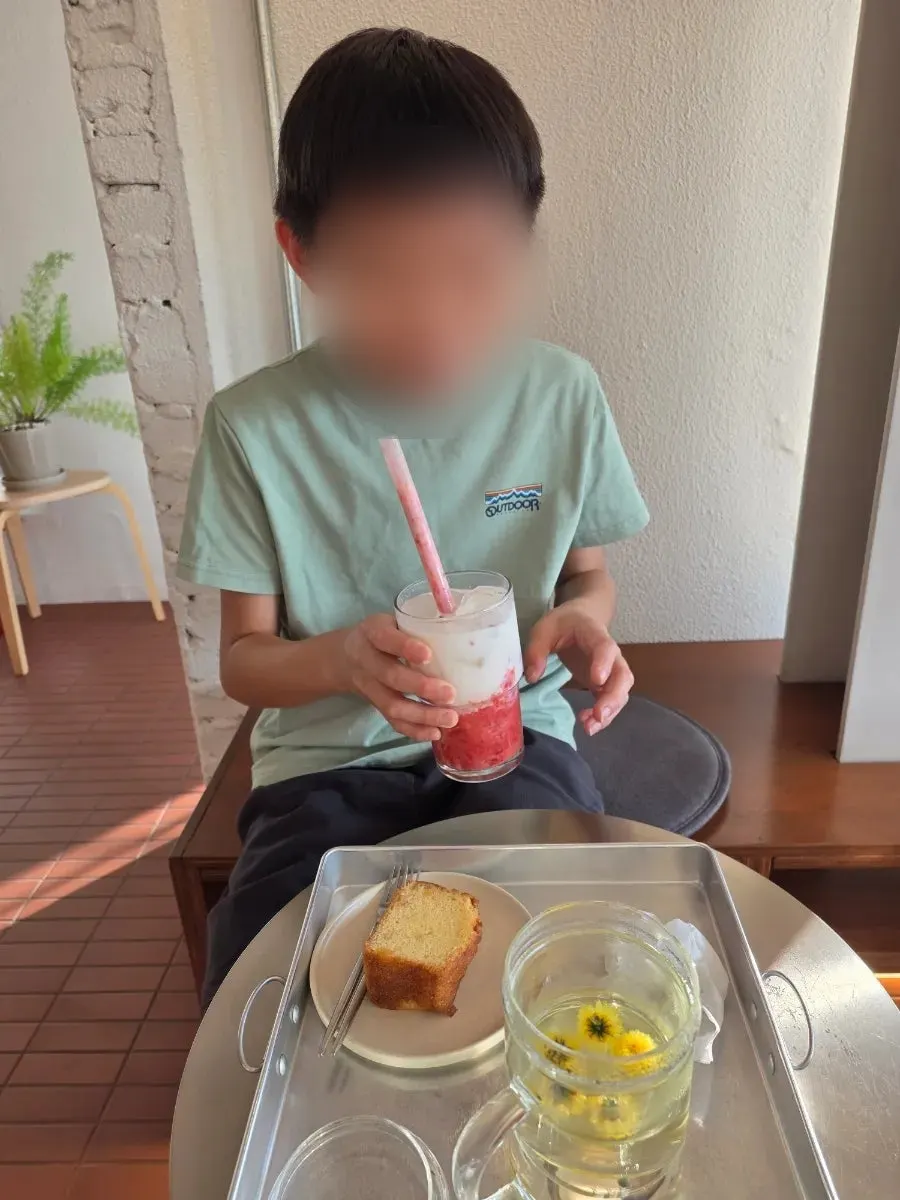 菊花茶とオレンジパウンドケーキ