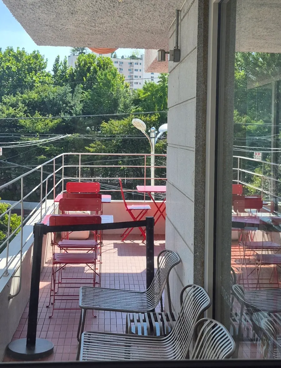 Café terrace looking onto Uicheon