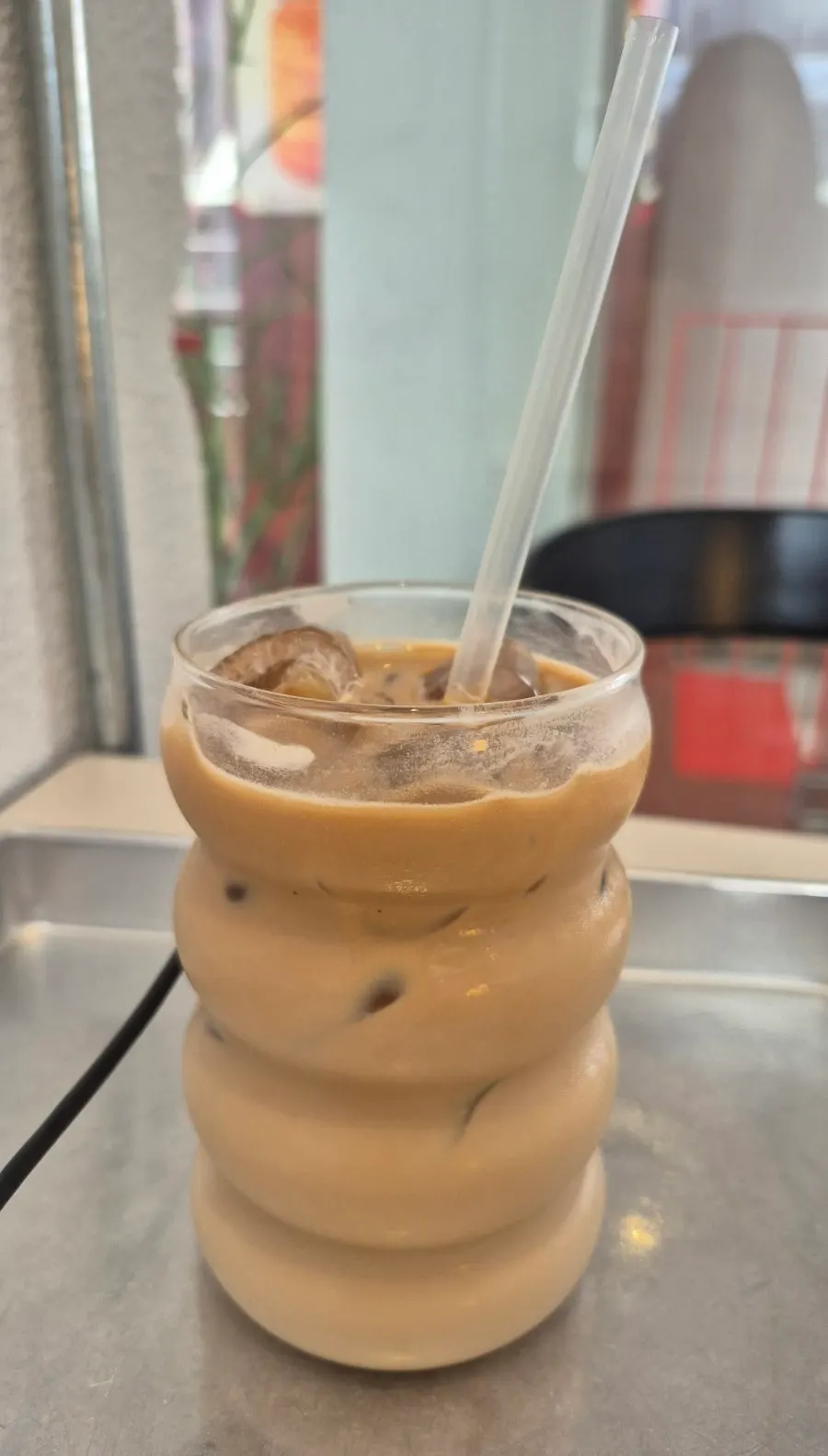 Iced café latte