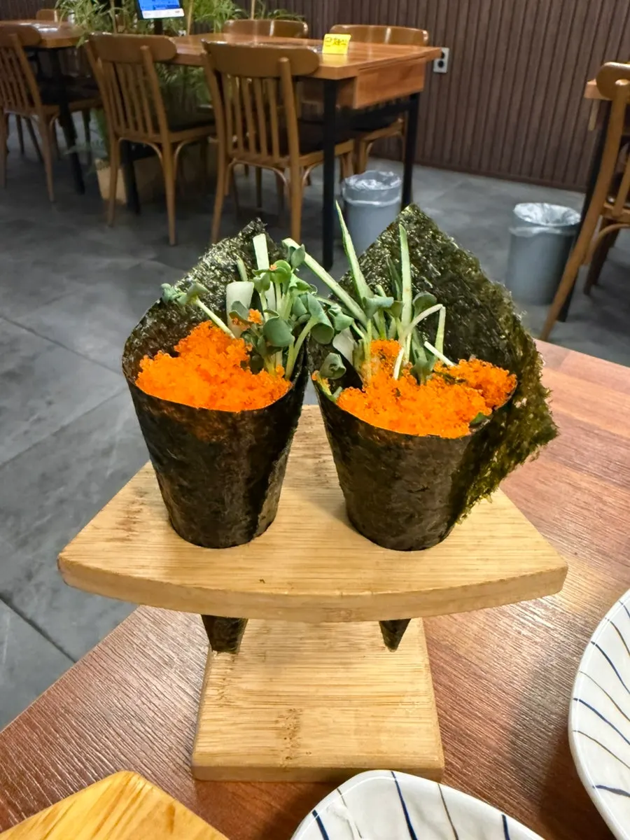 Combination of roasted seaweed, flounder belly, and ankimo