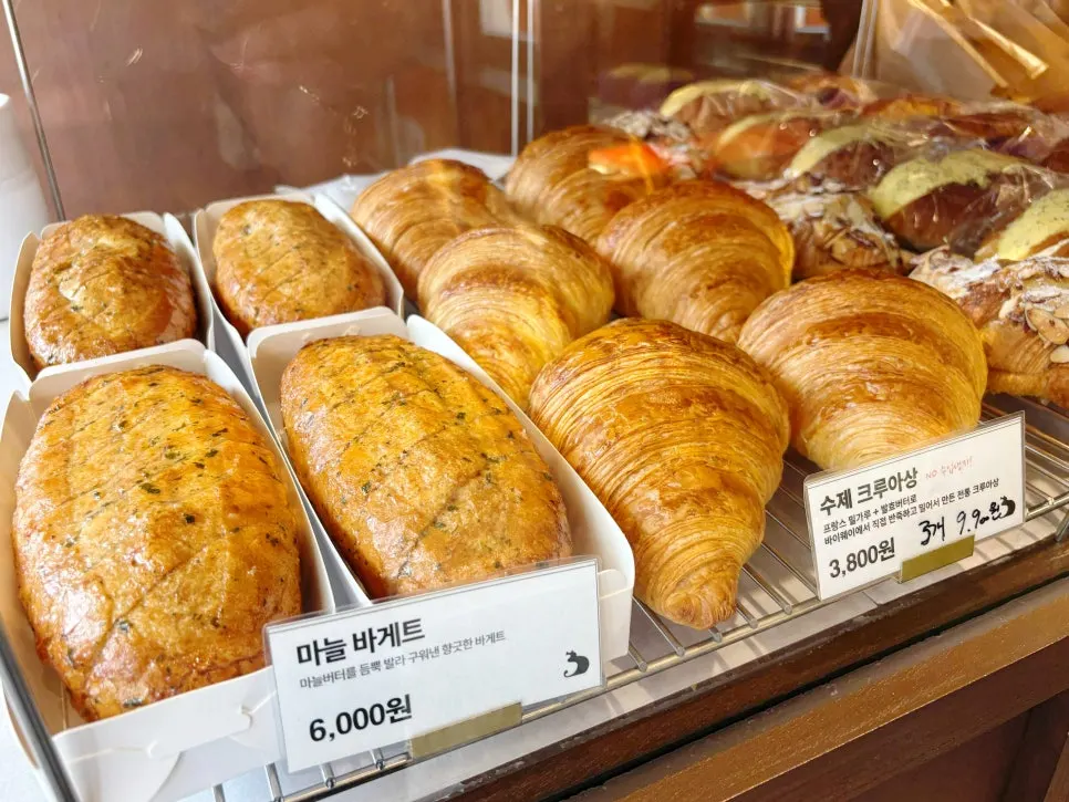 Bakery showcase with salt bread on display