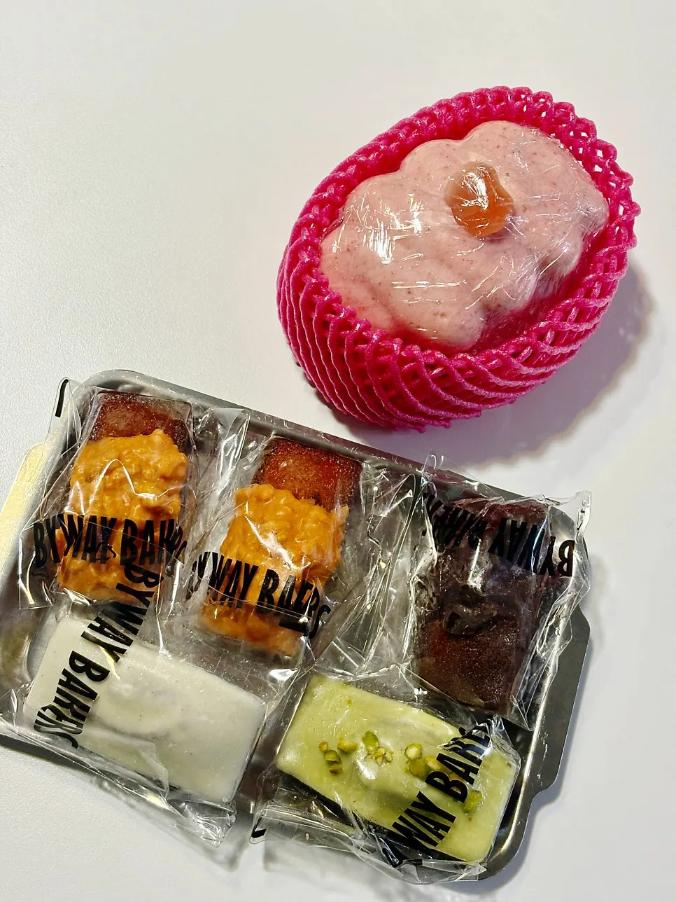 Five kinds of financiers and peach wakppu salt bread picked out to buy
