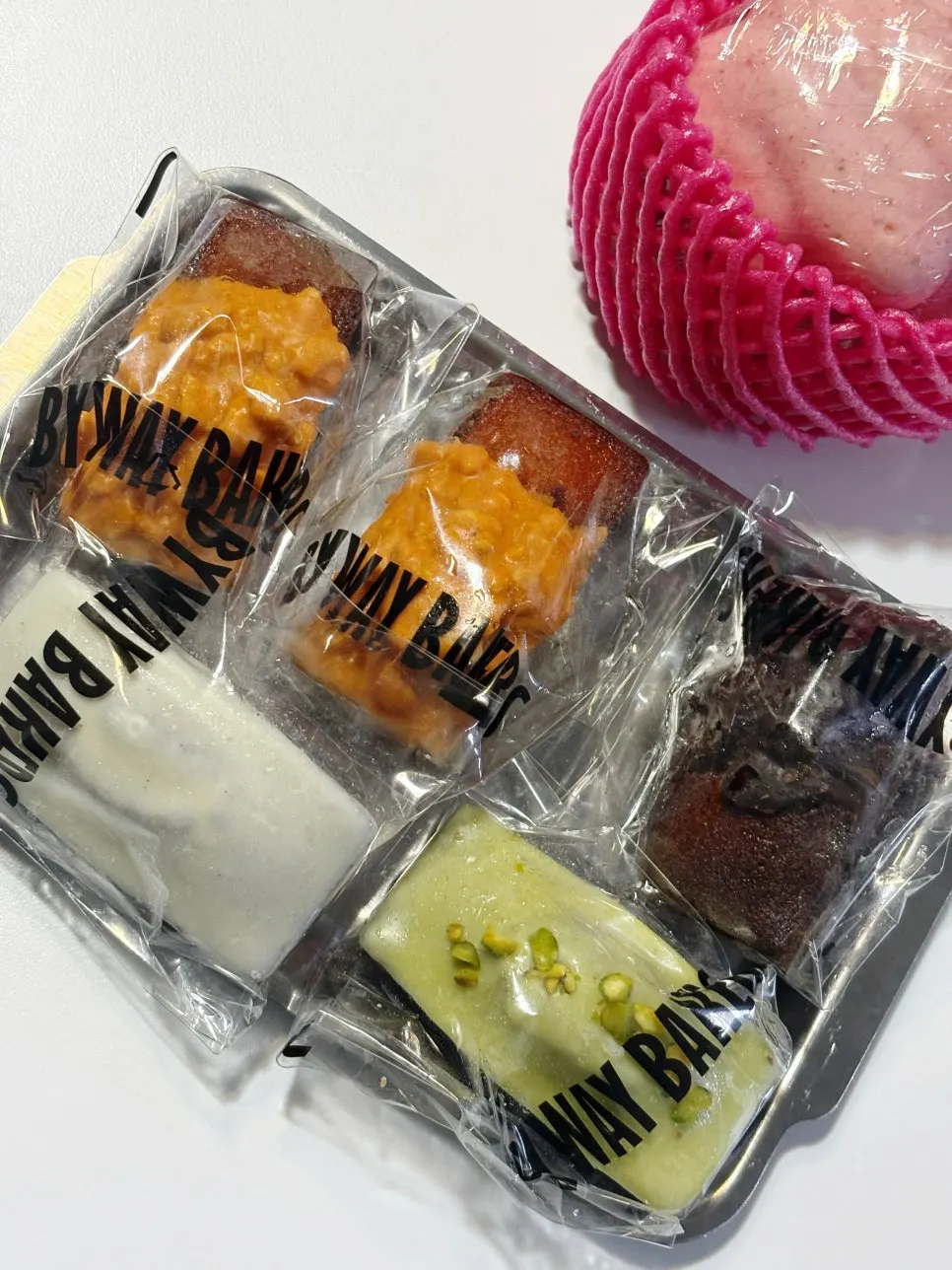 Financiers lined up by type