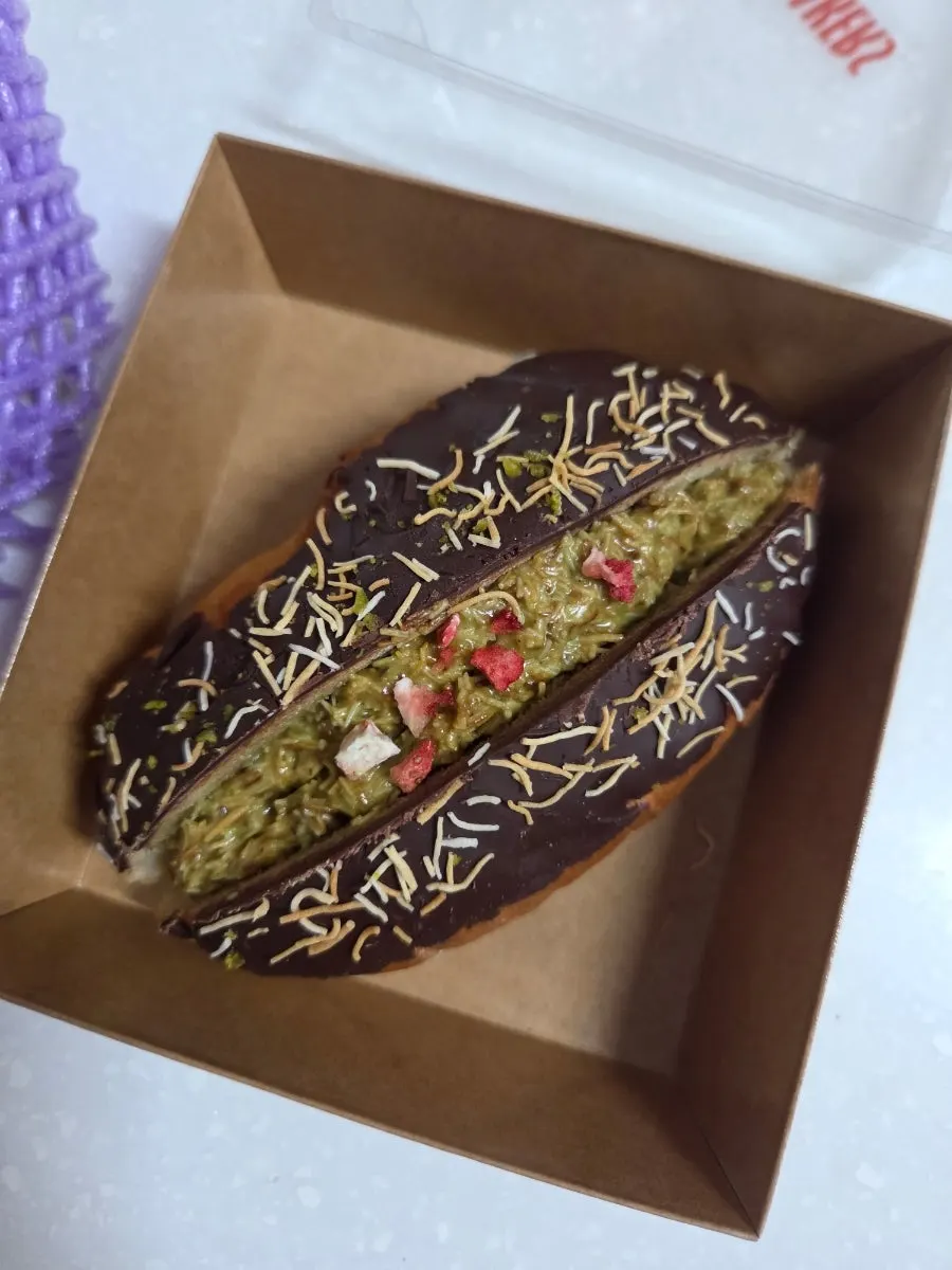 두바이초코소금빵 카다이프 필링