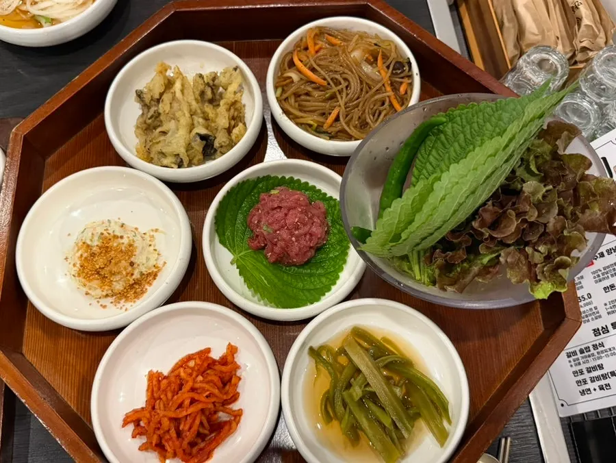 Pickled onion and gungchae side dishes