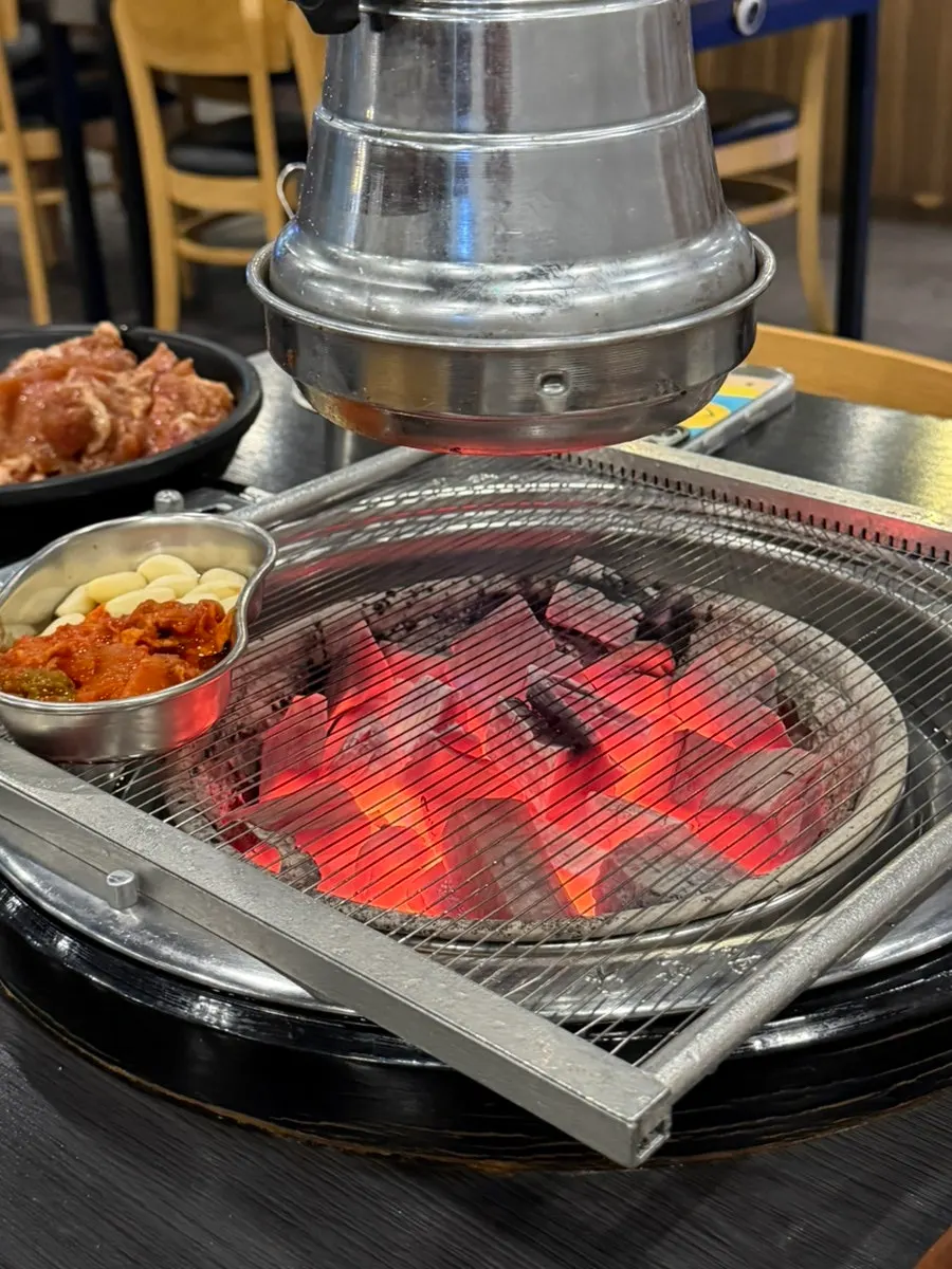 Charcoal grill for cooking galbi