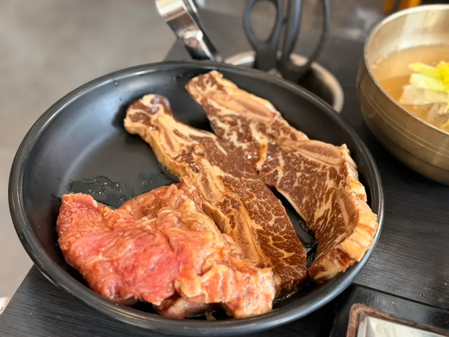 Handmade LA galbi and handmade marinated galbi