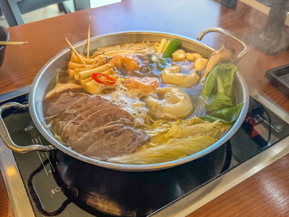 대대면옥 아롱사태 만두전골 상차림