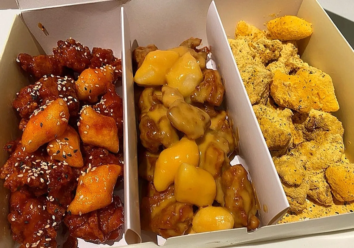 Three dakgangjeong flavors: Sweet, Cheese Mustard, and Bburinkle