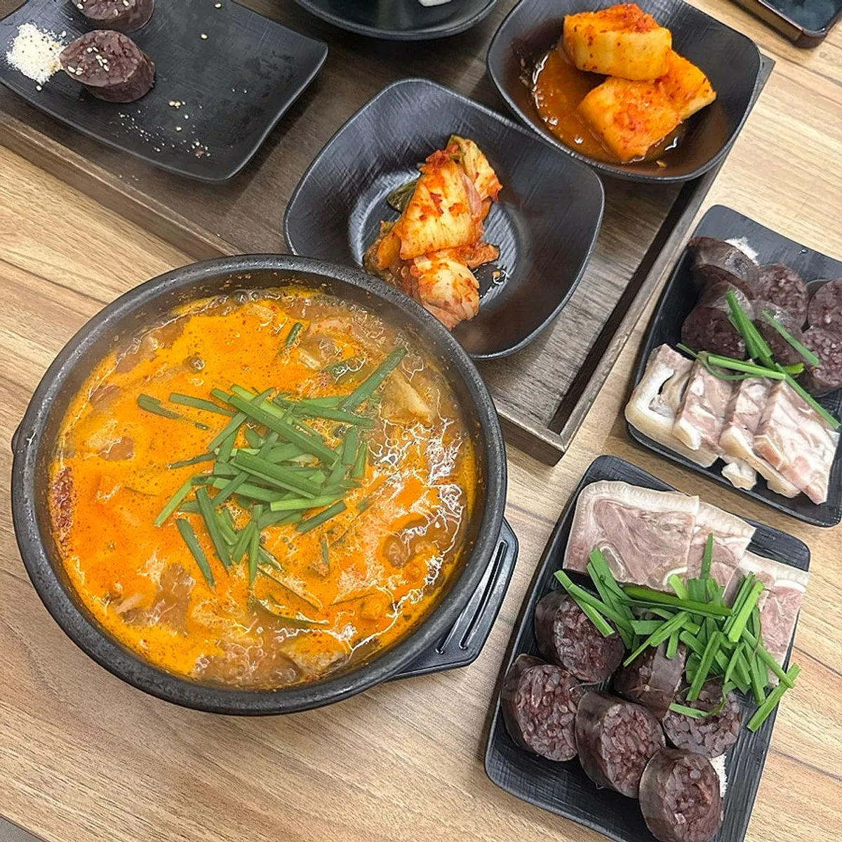 Sundaeguk set with pyeonyuk and chal-sundae