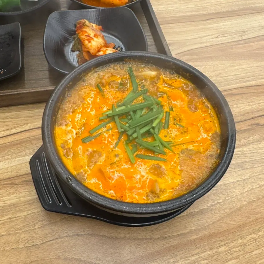 Spicy sundaeguk with added chili paste and chives