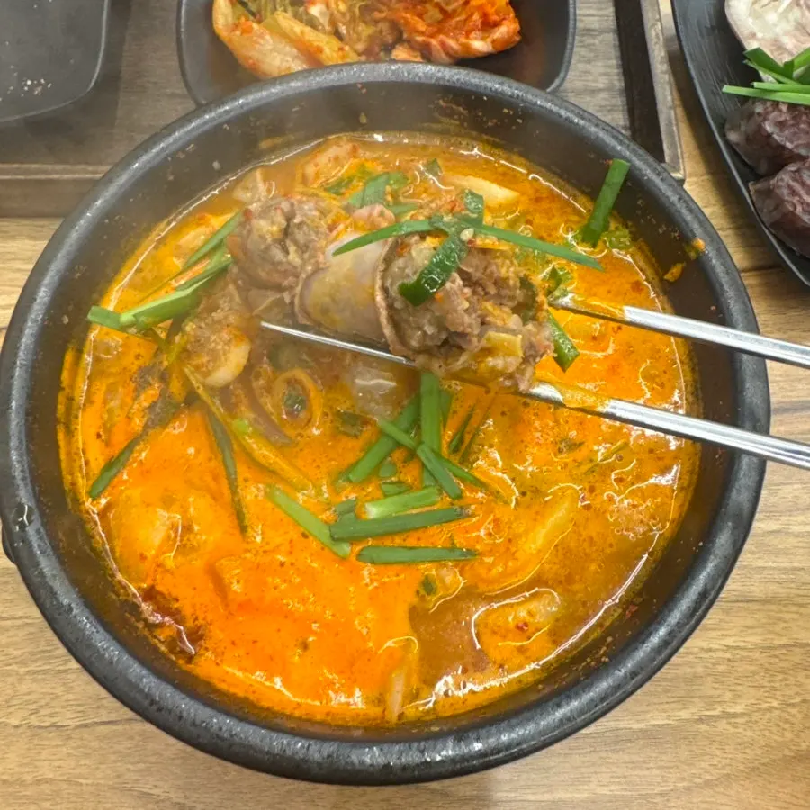 Sundaeguk set with a generous amount of meat