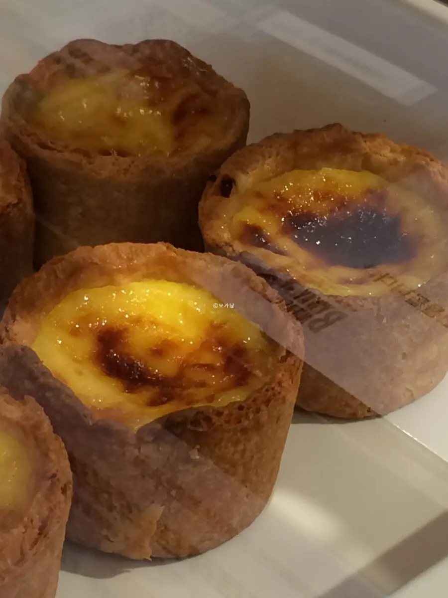 Salt bread and golden egg tart