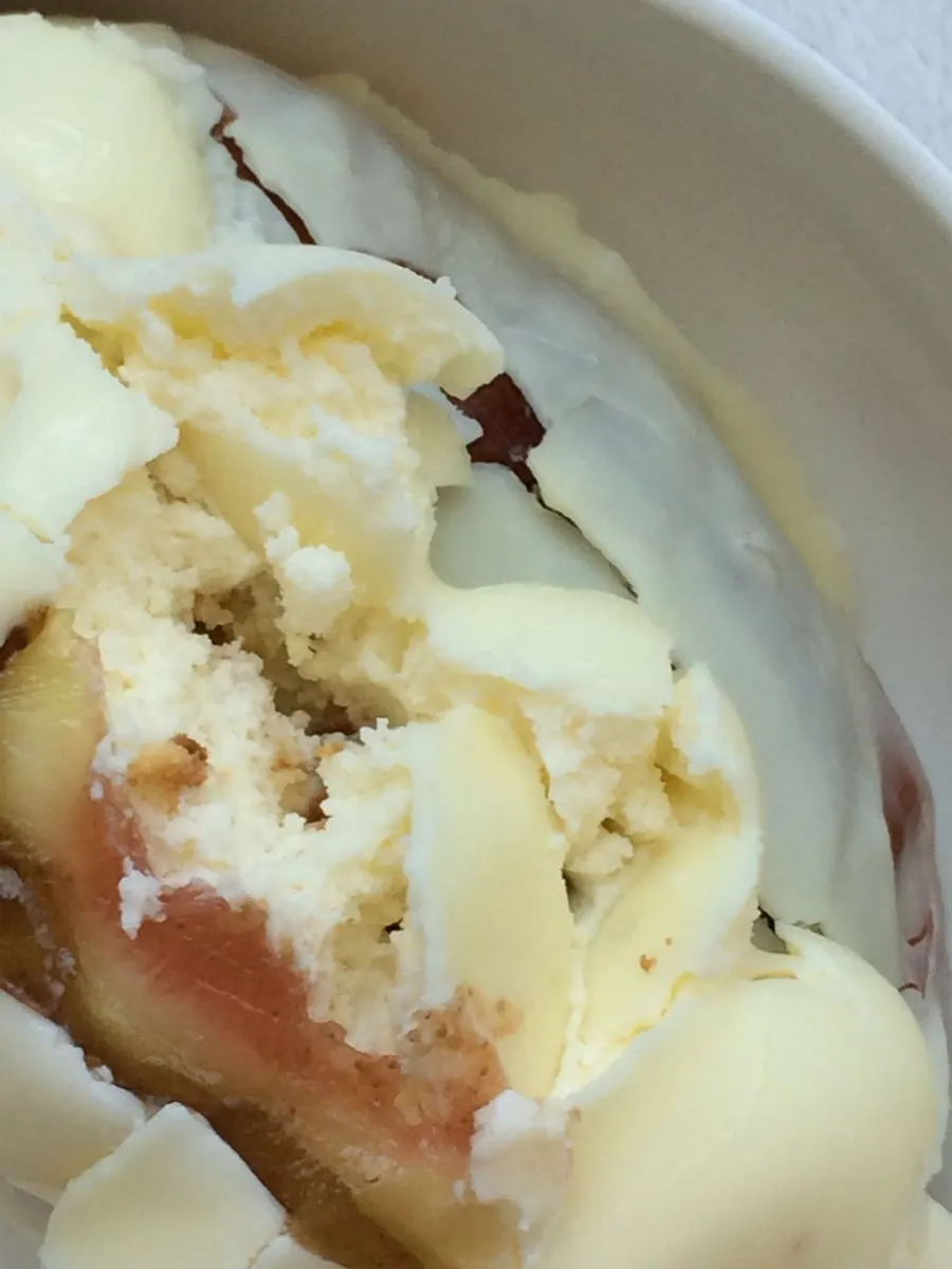 Wakkppu salt bread filled with fig and cream