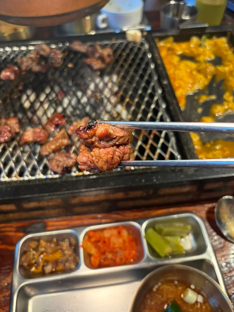 Rib meat dipanggang dengan rasa asap
