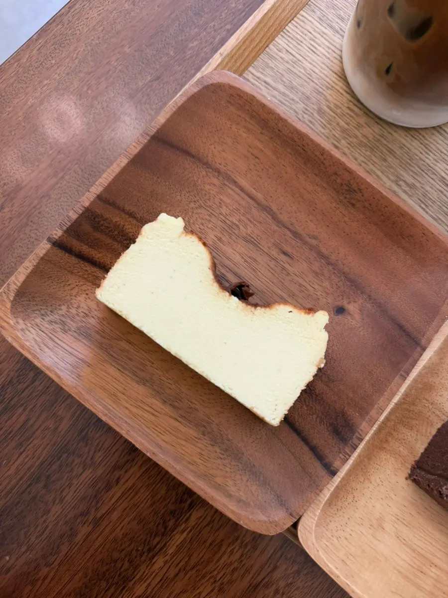 Cross-section of the plain Basque cheesecake with a scorched top