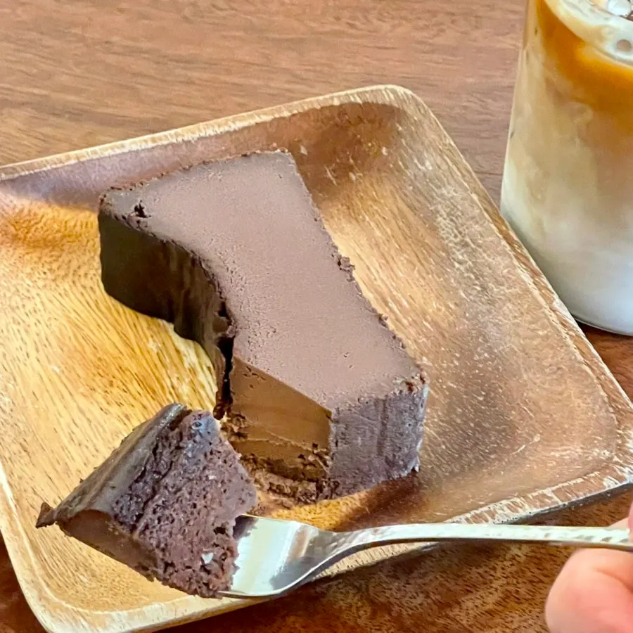 Chocolate Basque cheesecake with a rich cacao flavor