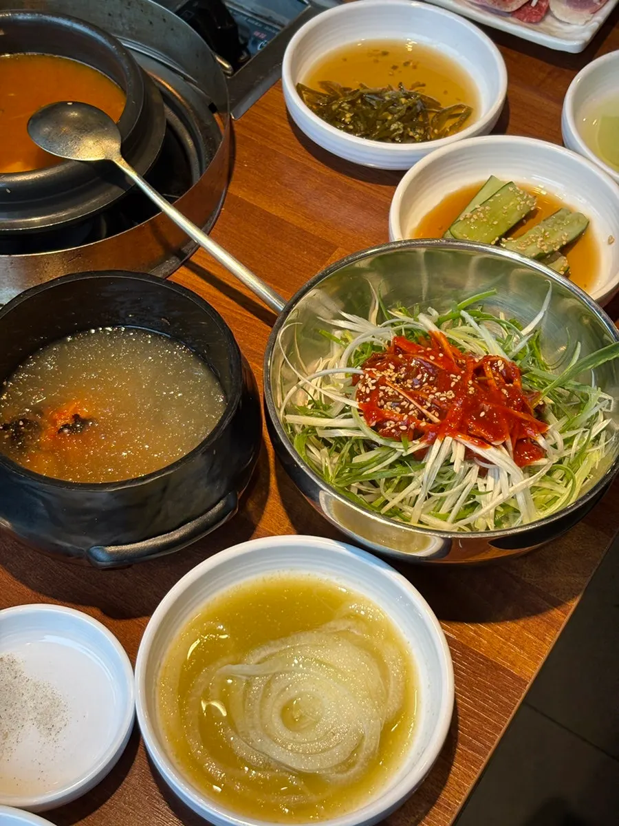 소 반마리 상차림과 기본찬