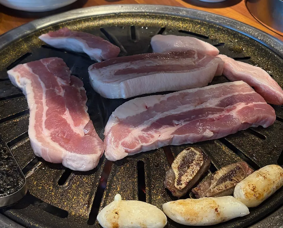 삼겹살과 오겹살 생고기 비교