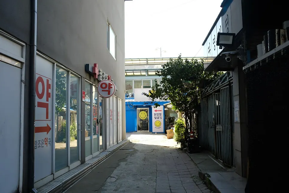 닭강정 달곰's 후문 쪽 출입구