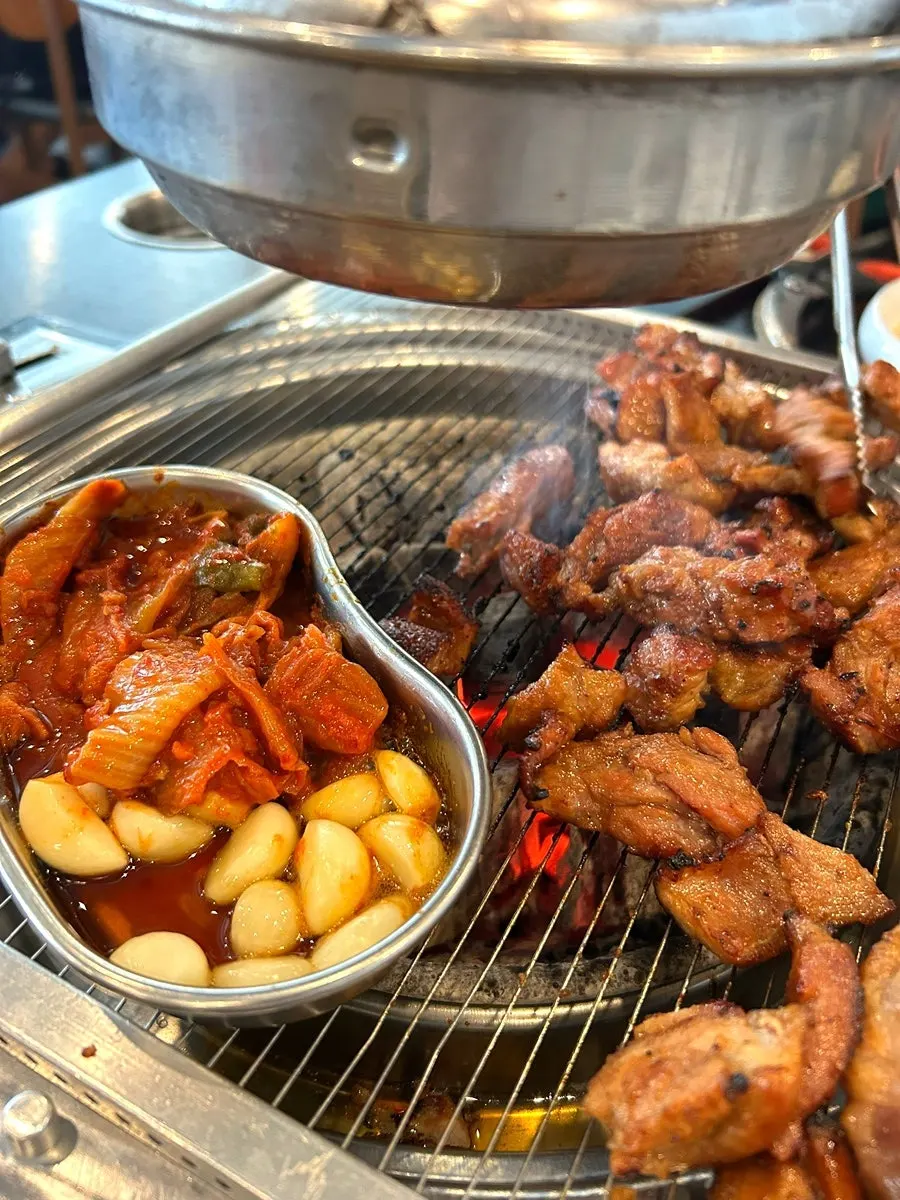 Plate of grilled galbi with sliced onion