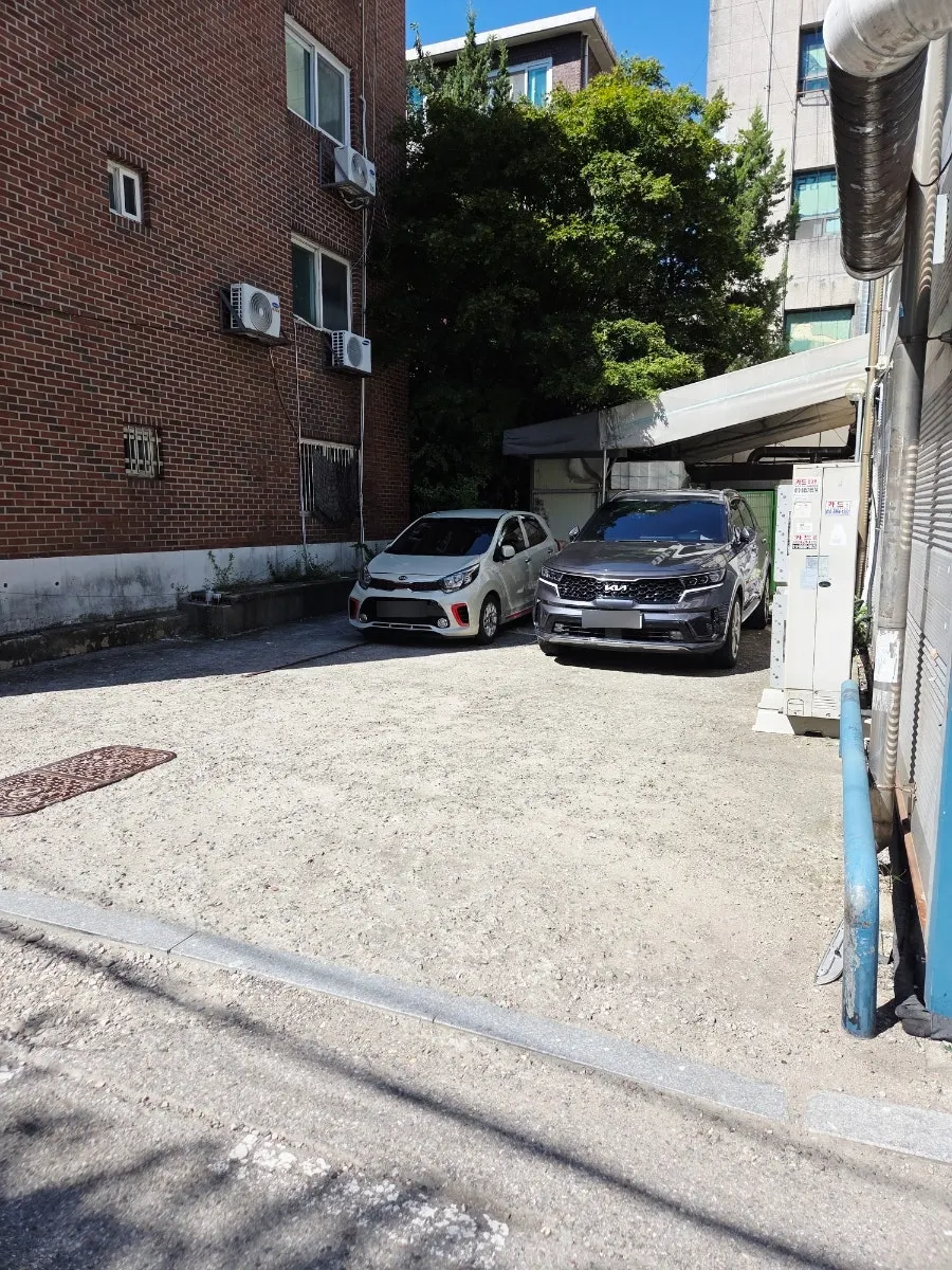 Manpo Galbi's building and parking area