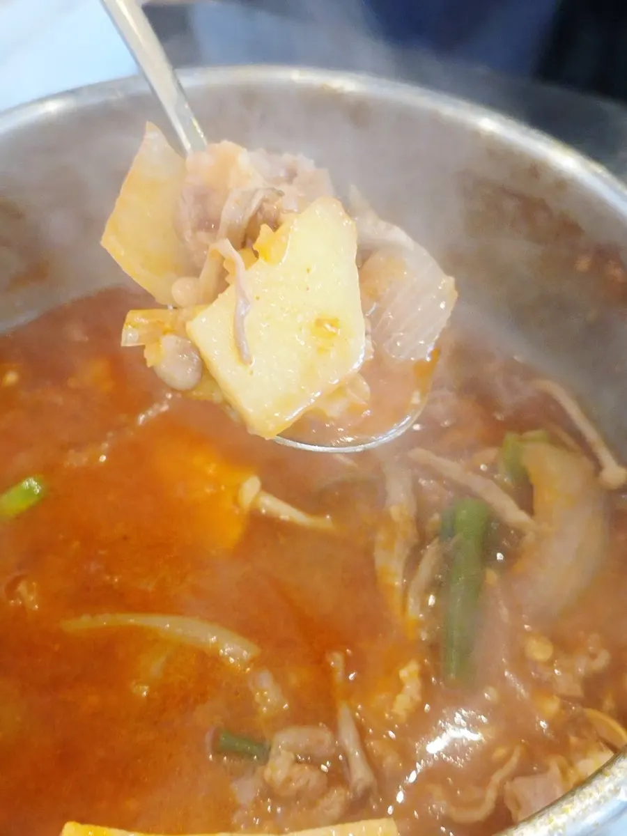 Bowl of mixed galbi sotbap