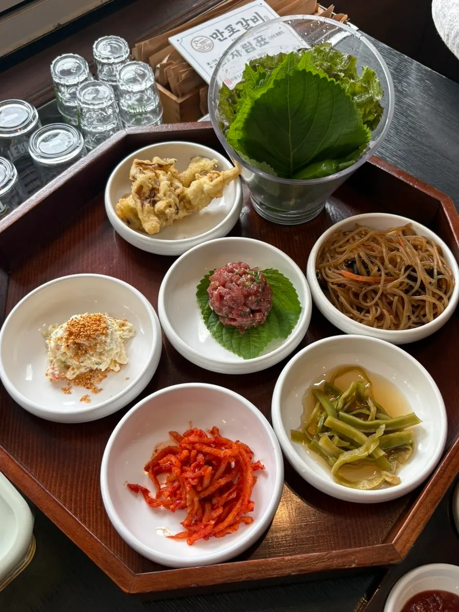 Spacious interior hall of Manpo Galbi