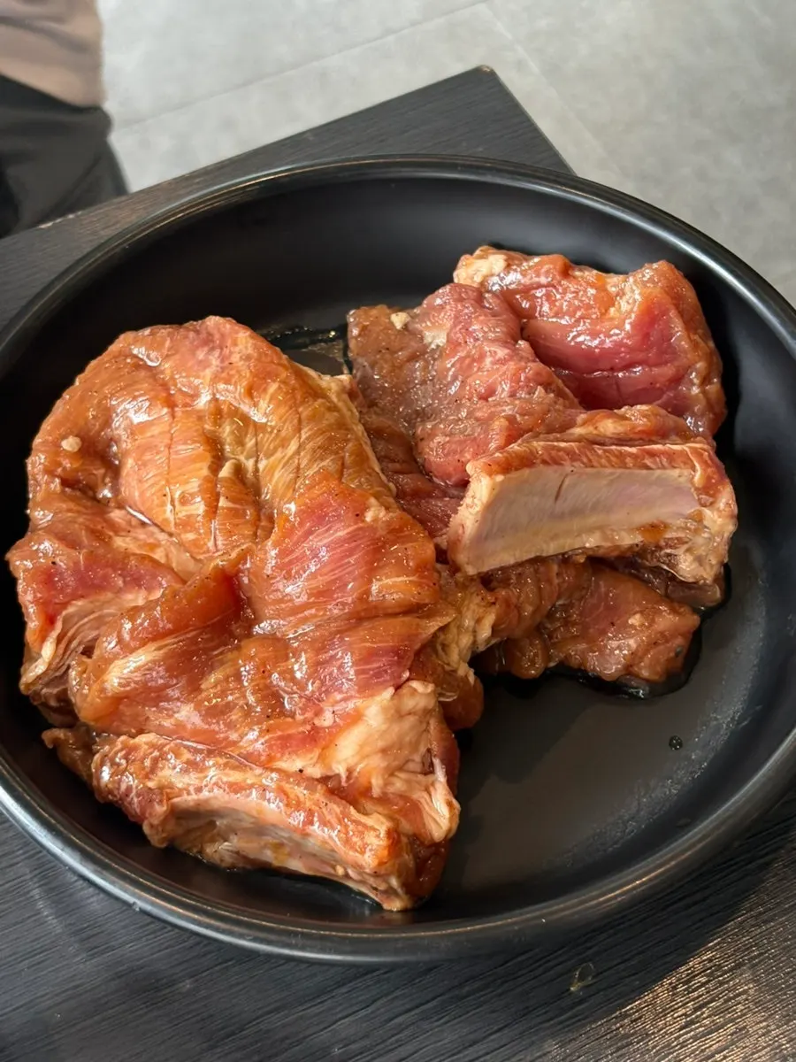 Stir-fried kimchi grilled on the tabletop
