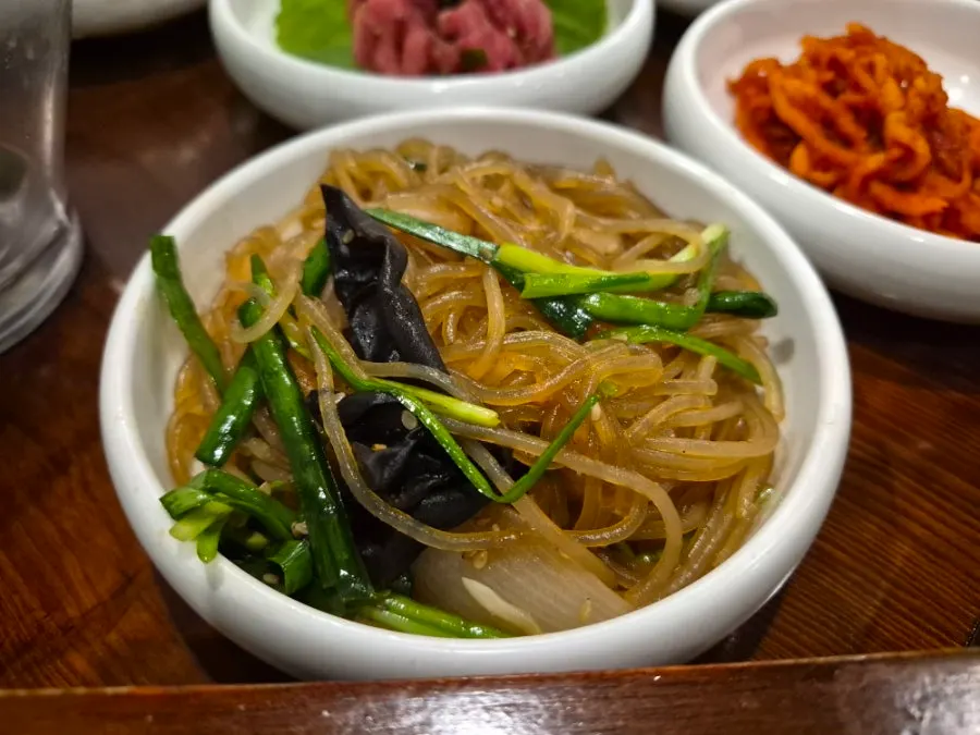 Basic side dish spread at Manpo Galbi