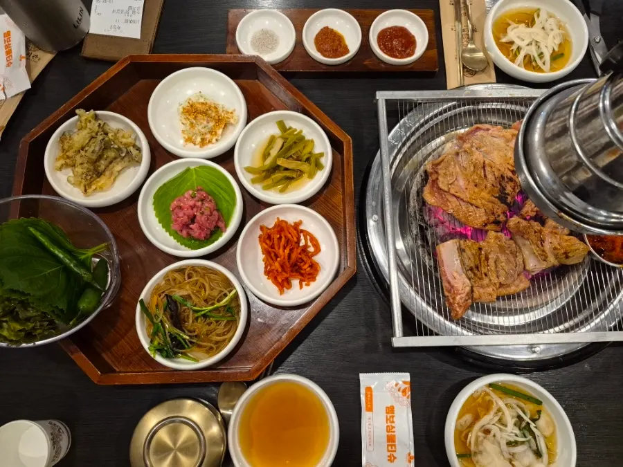 Pork galbi placed on the charcoal grill