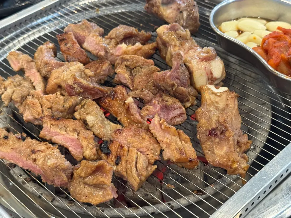 Manpo Galbi pork galbi wrapped in lettuce