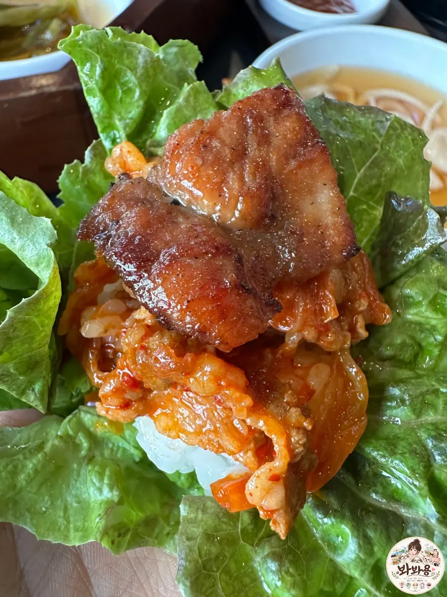 Lettuce wrap with galbi and stir-fried kimchi